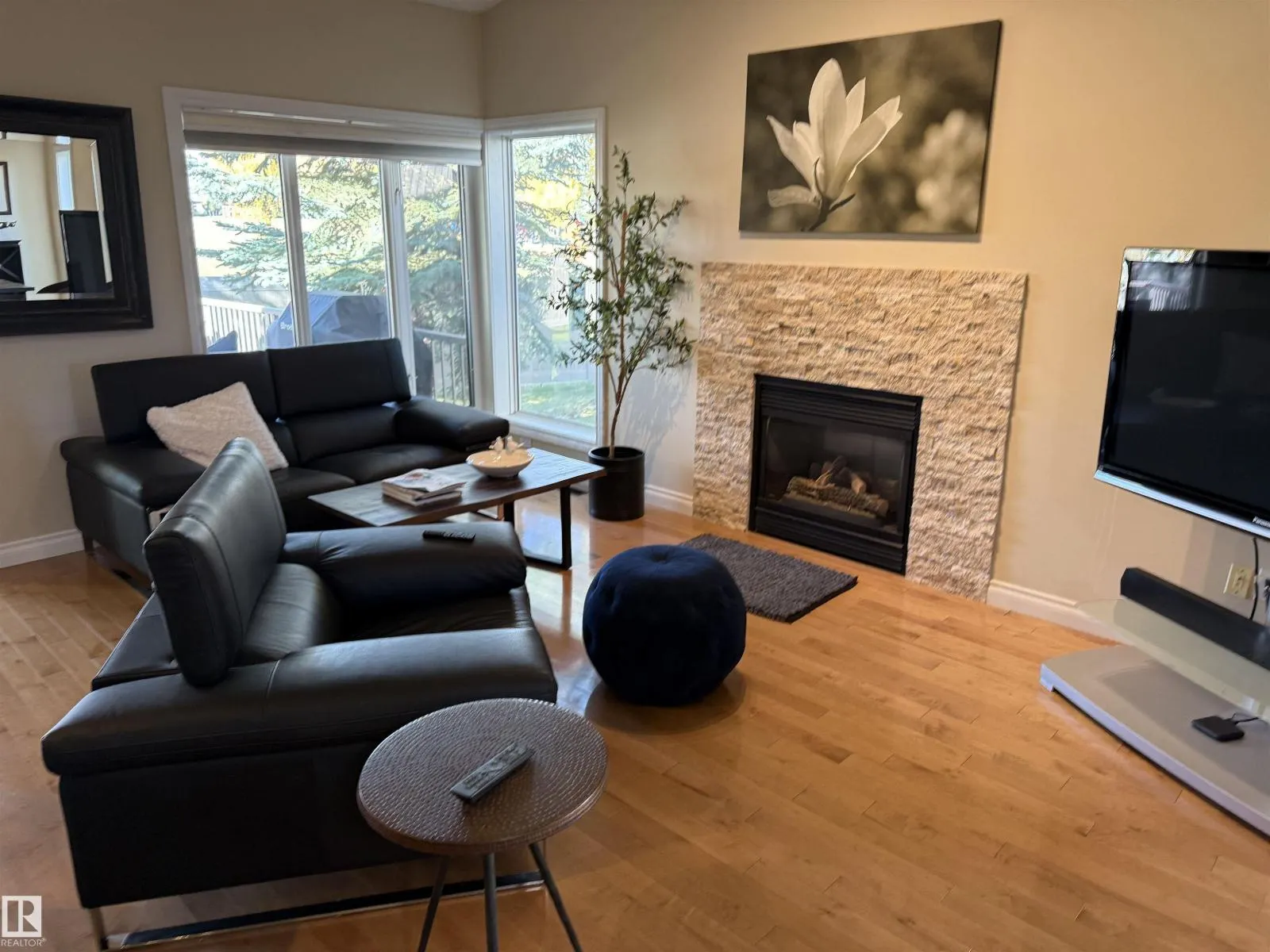 #3 925 PICARD DR NW