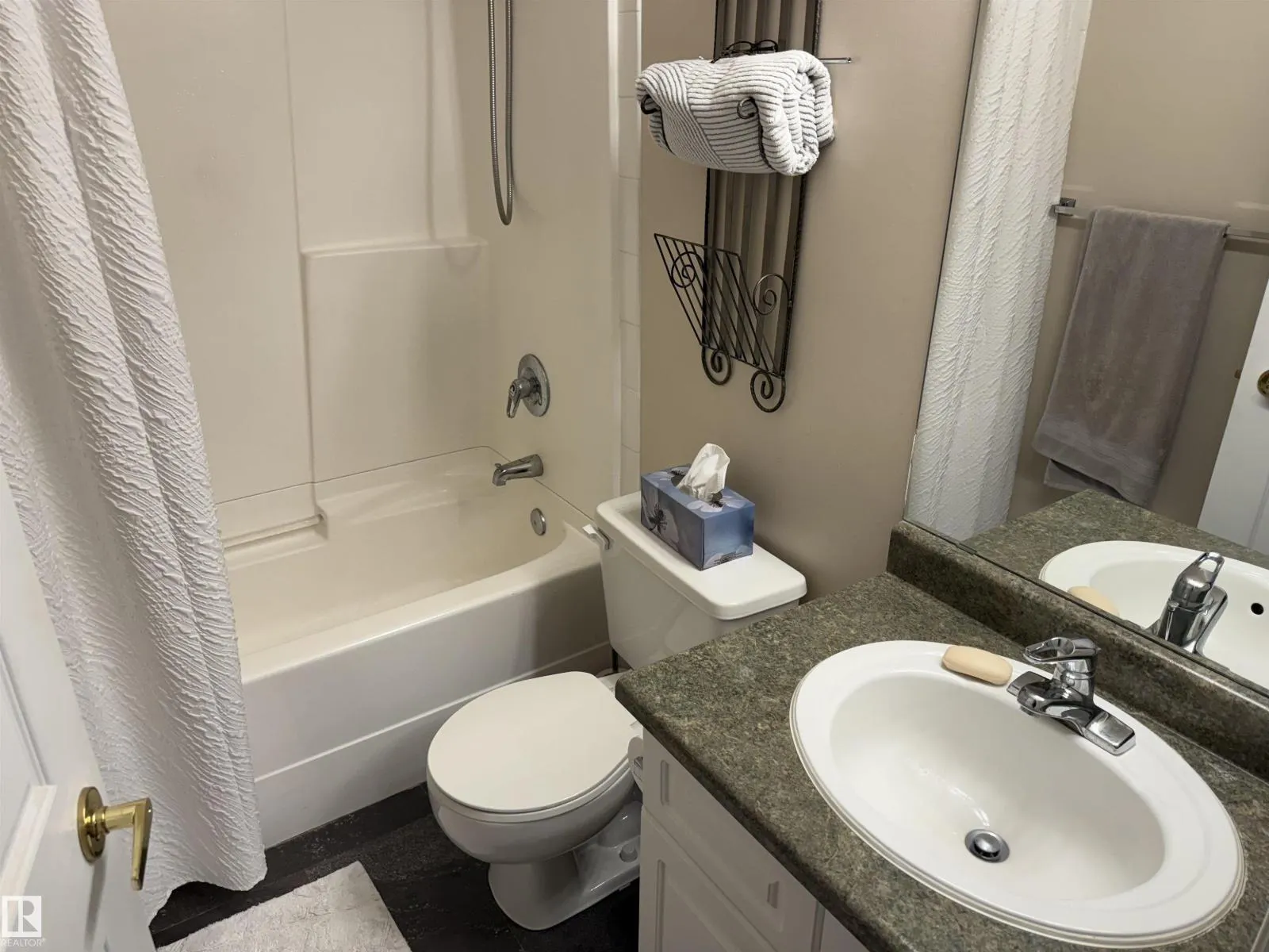 #3 925 PICARD DR NW