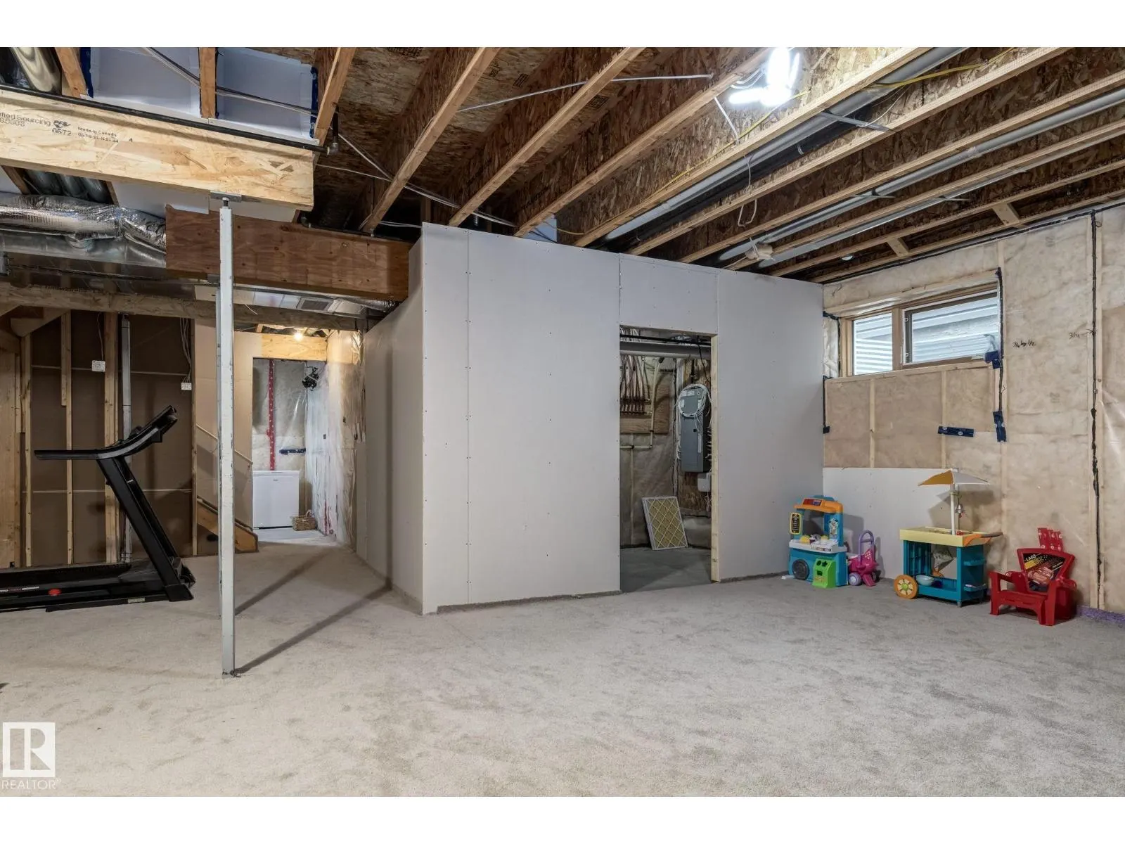 16311 34 AV SW