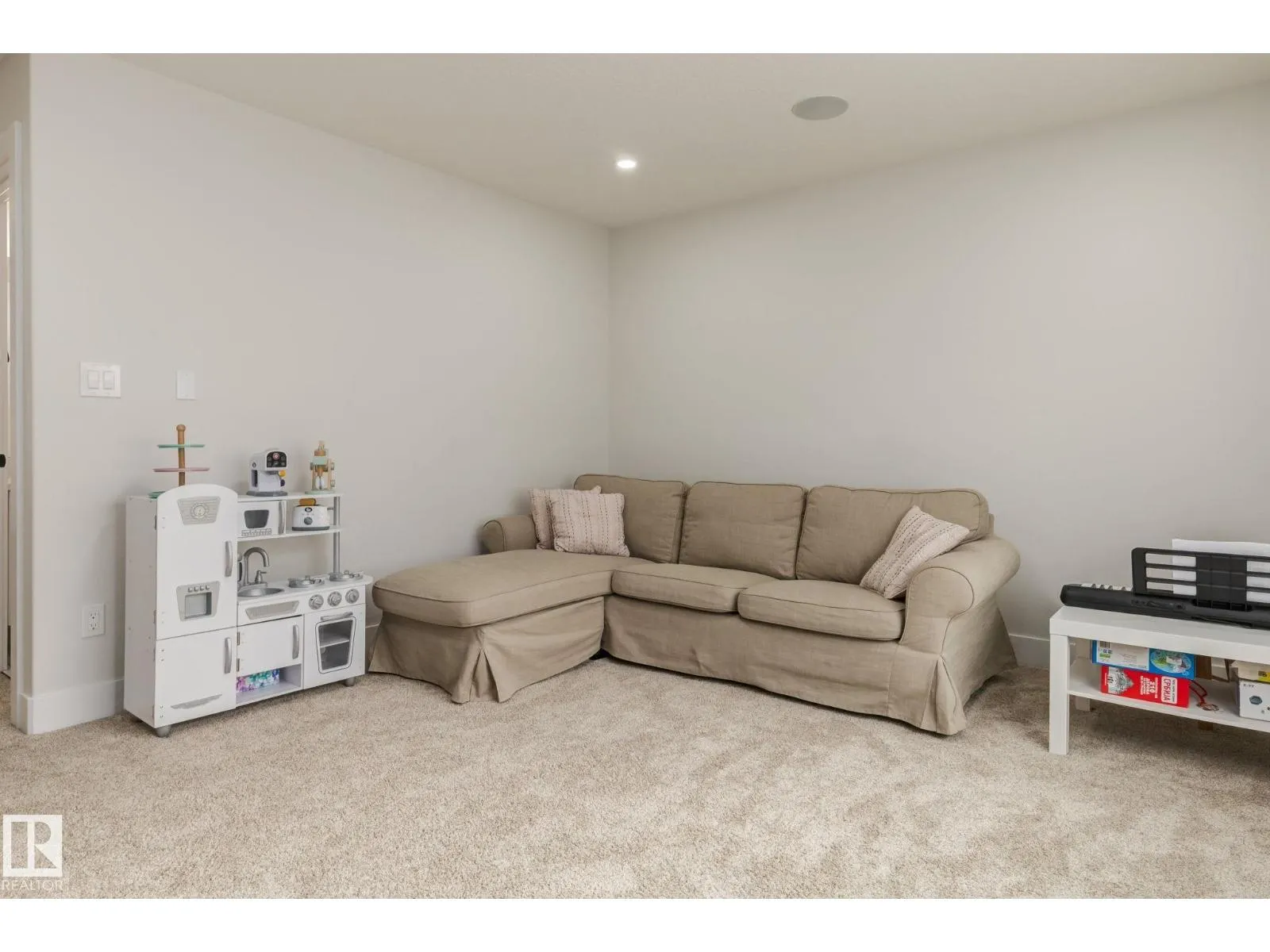 16311 34 AV SW