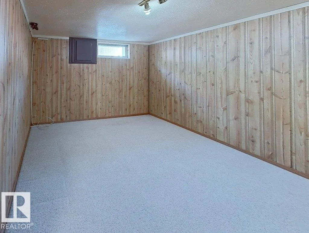 16 STARLING DR