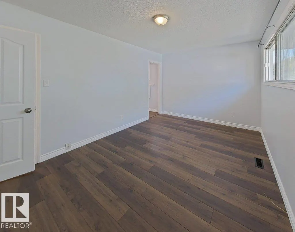 16 STARLING DR