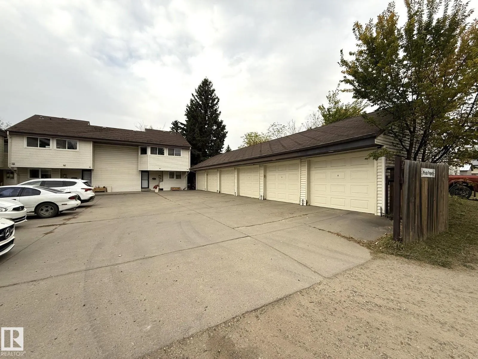 3557 MILL WOODS RD E NW
