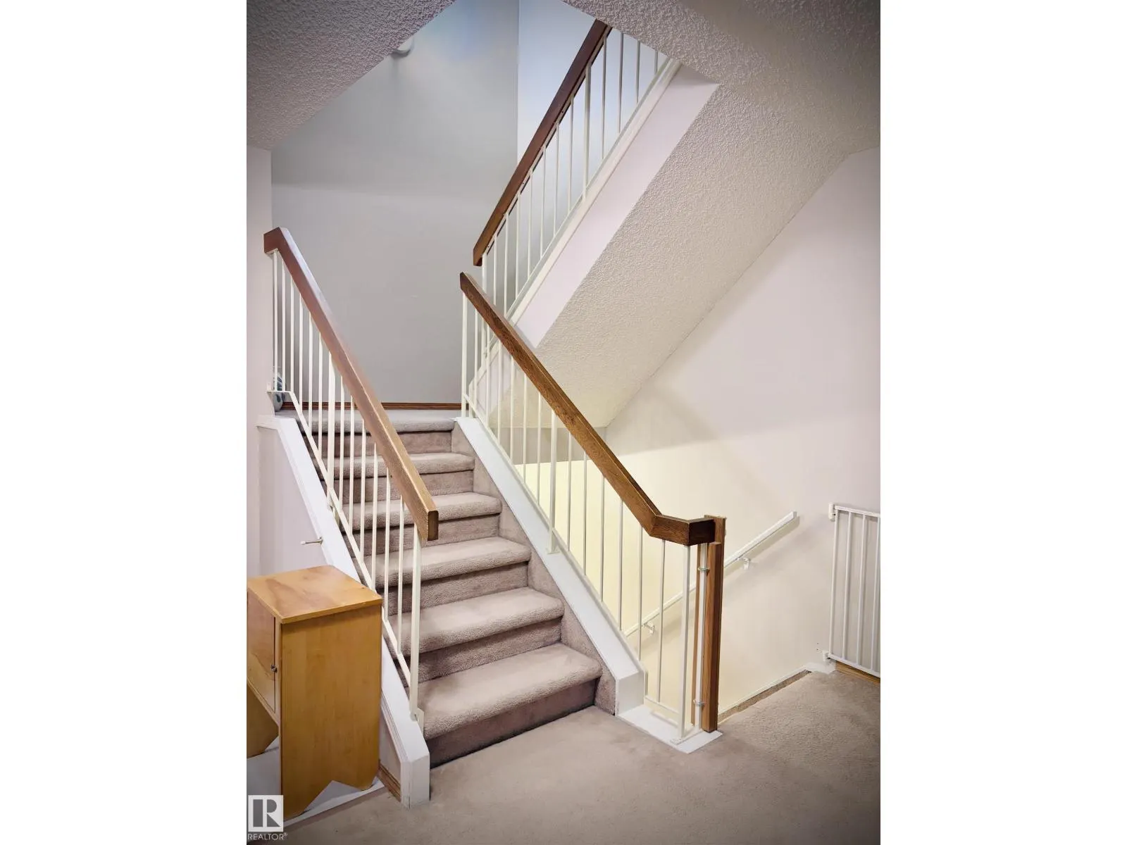 3557 MILL WOODS RD E NW