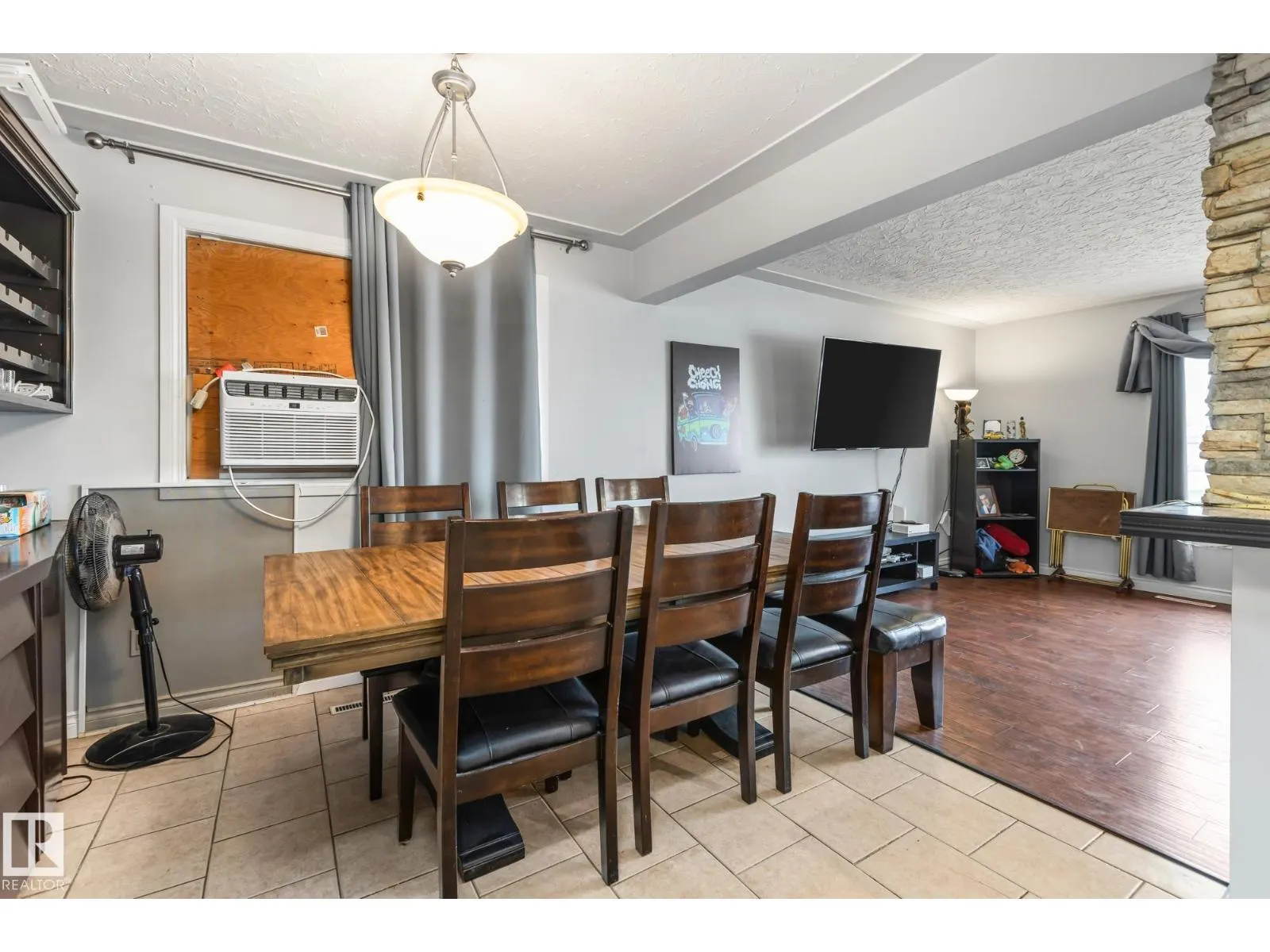 12903/12905 96 ST NW