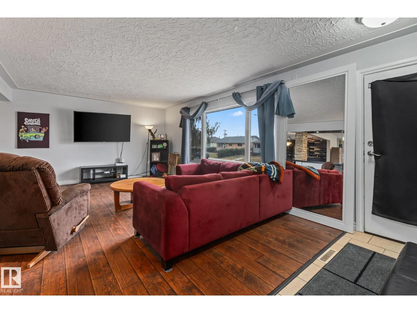 12903/12905 96 ST NW