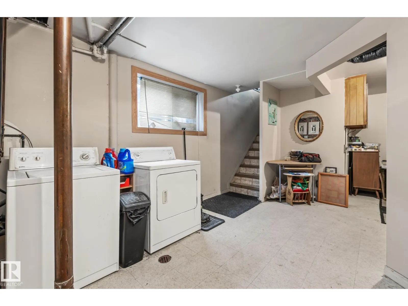12903/12905 96 ST NW