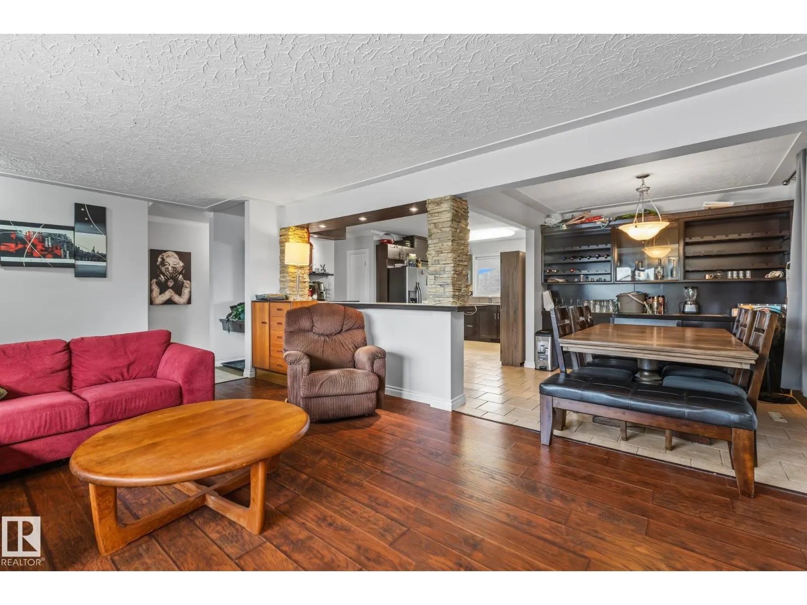 12903/12905 96 ST NW