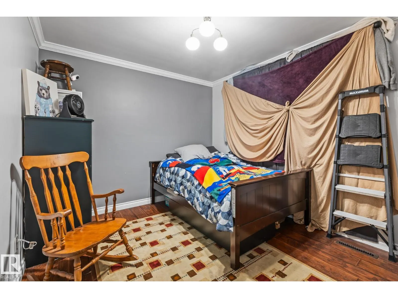 12903/12905 96 ST NW