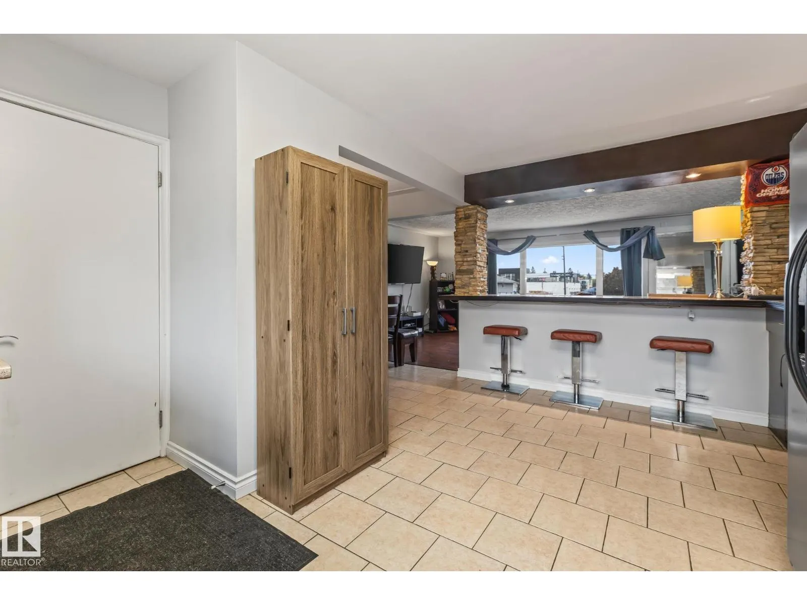 12903/12905 96 ST NW