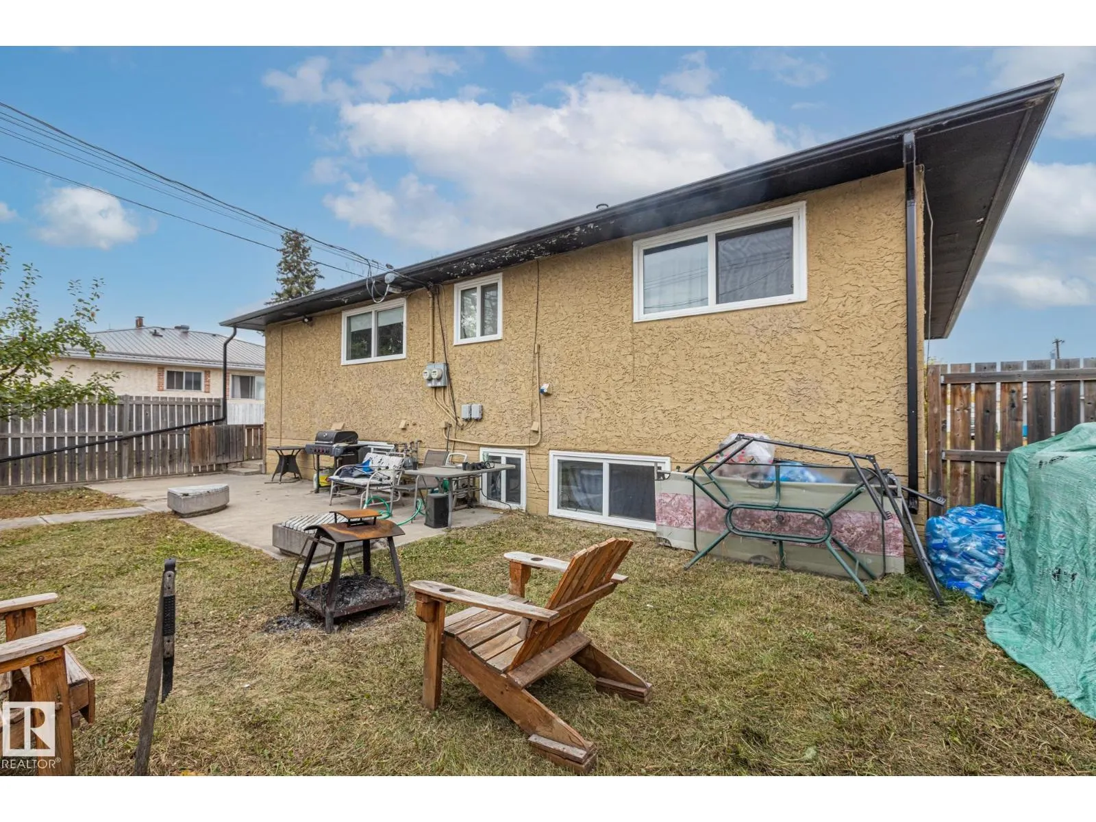 12903/12905 96 ST NW