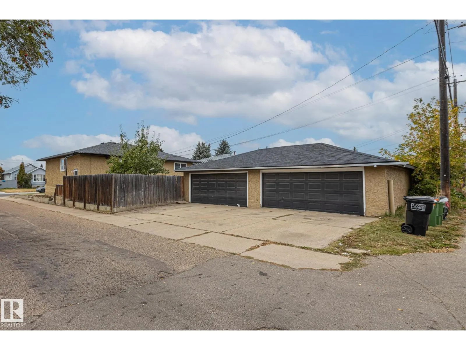 12903/12905 96 ST NW