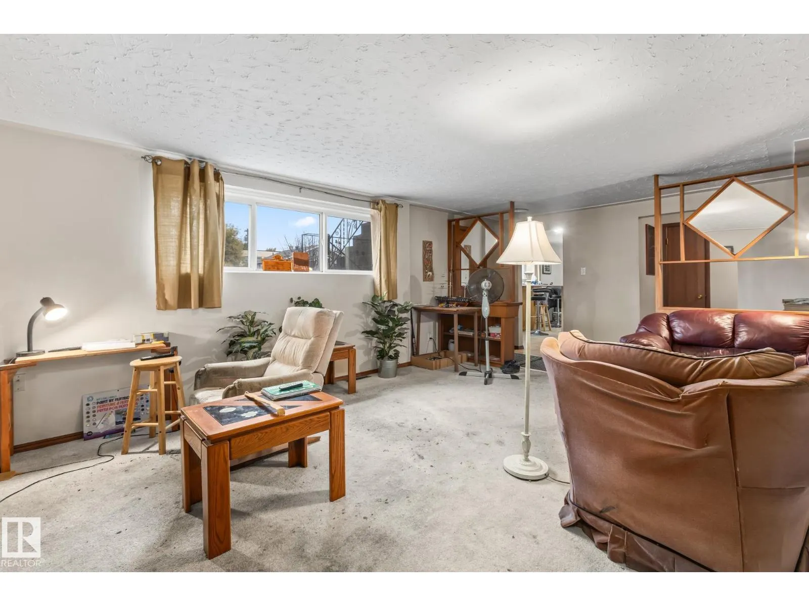 12903/12905 96 ST NW