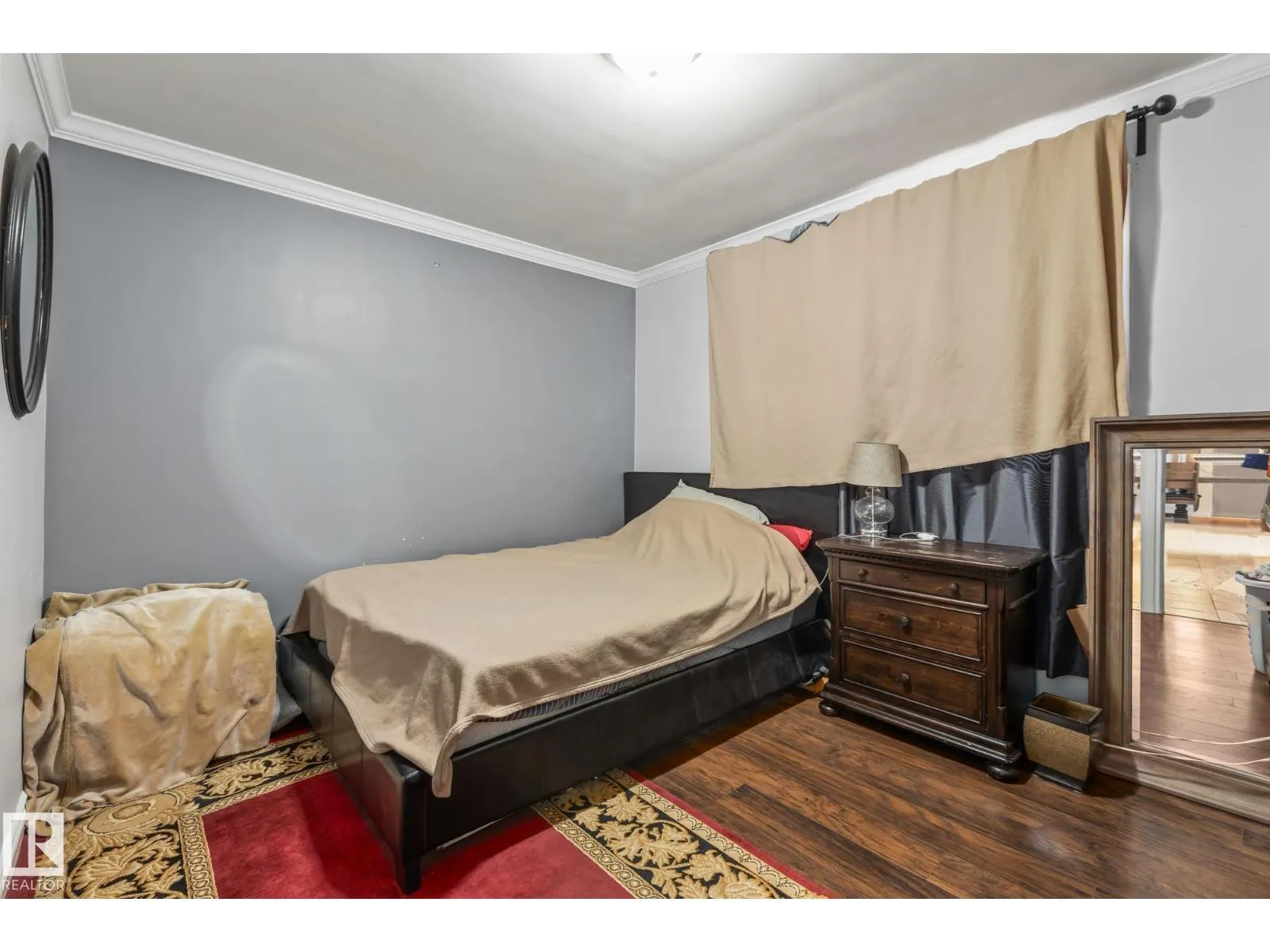 12903/12905 96 ST NW