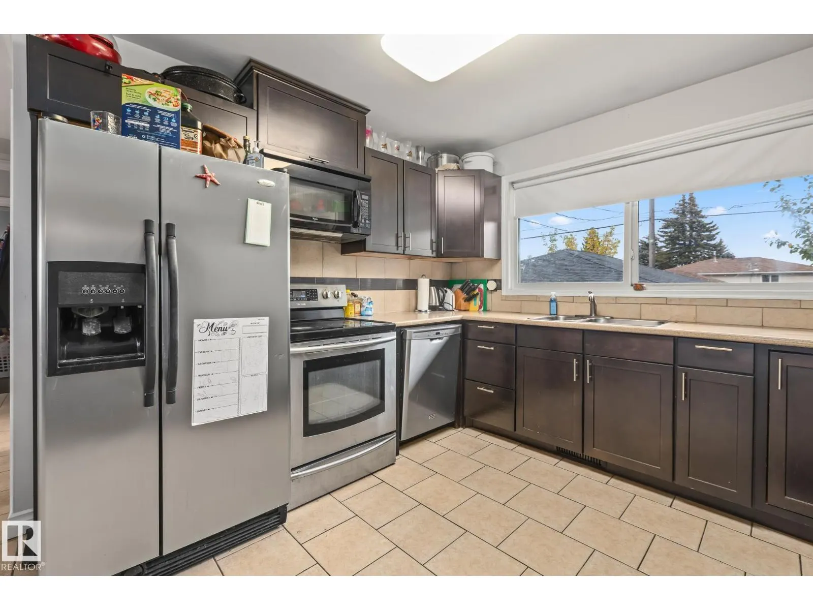 12903/12905 96 ST NW