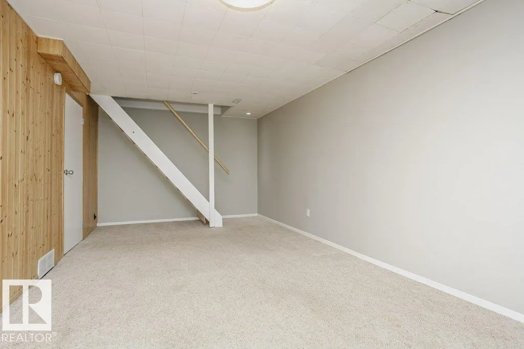 18476 62B AV NW NW