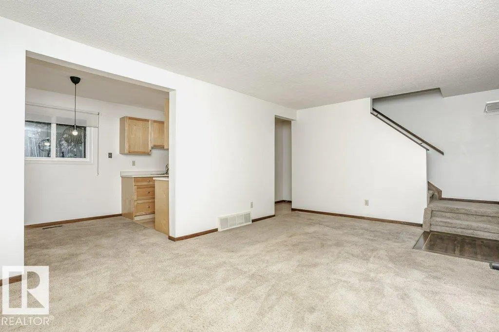 18476 62B AV NW NW