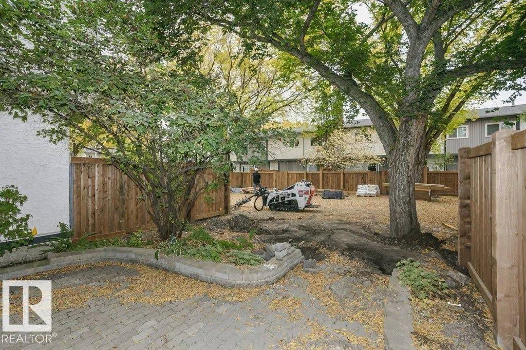 18476 62B AV NW NW