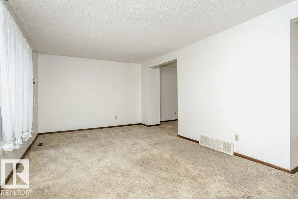 18476 62B AV NW NW