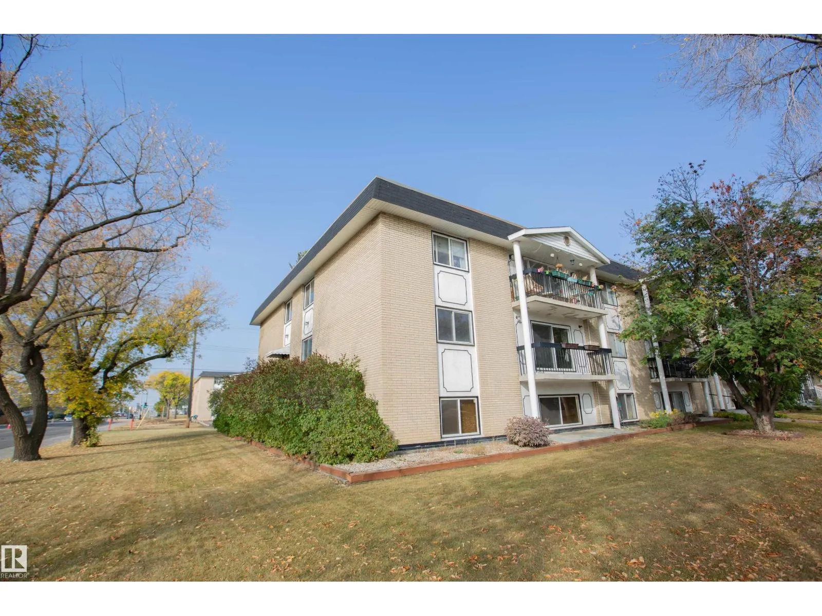 #33 11112 129 ST NW