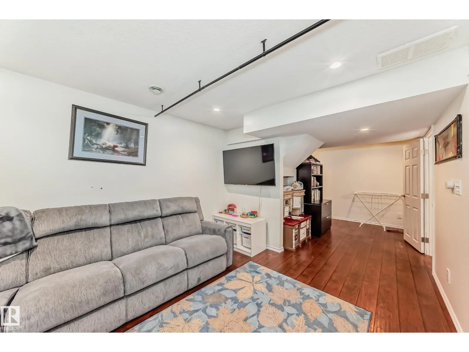 34 Wisteria LN