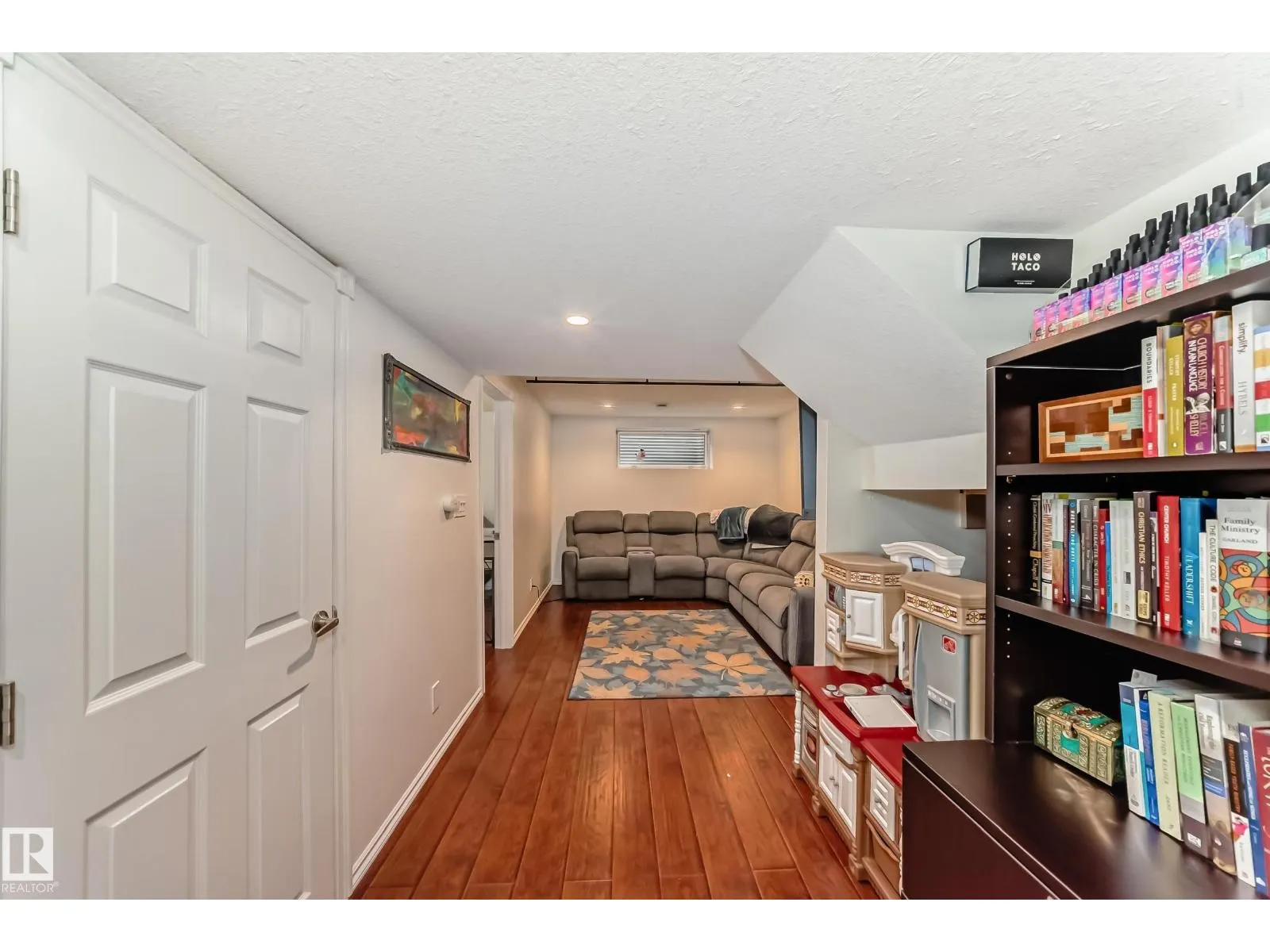 34 Wisteria LN