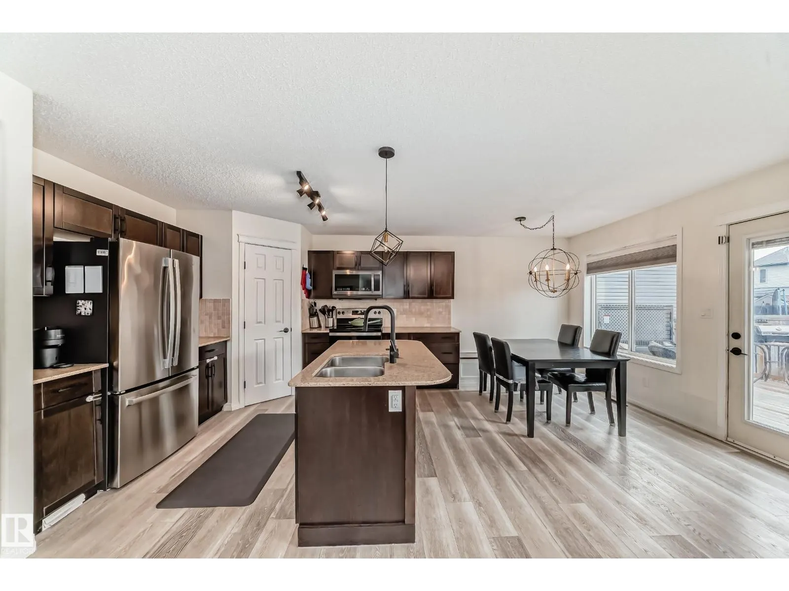 34 Wisteria LN