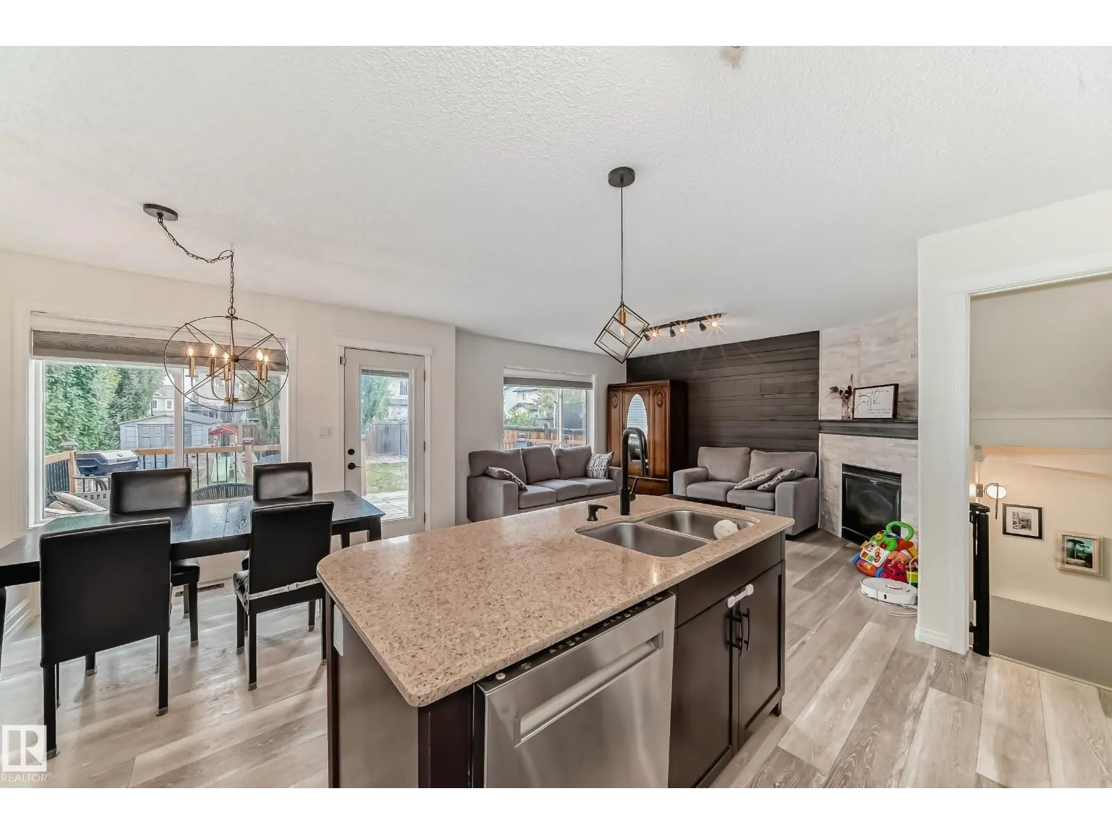 34 Wisteria LN