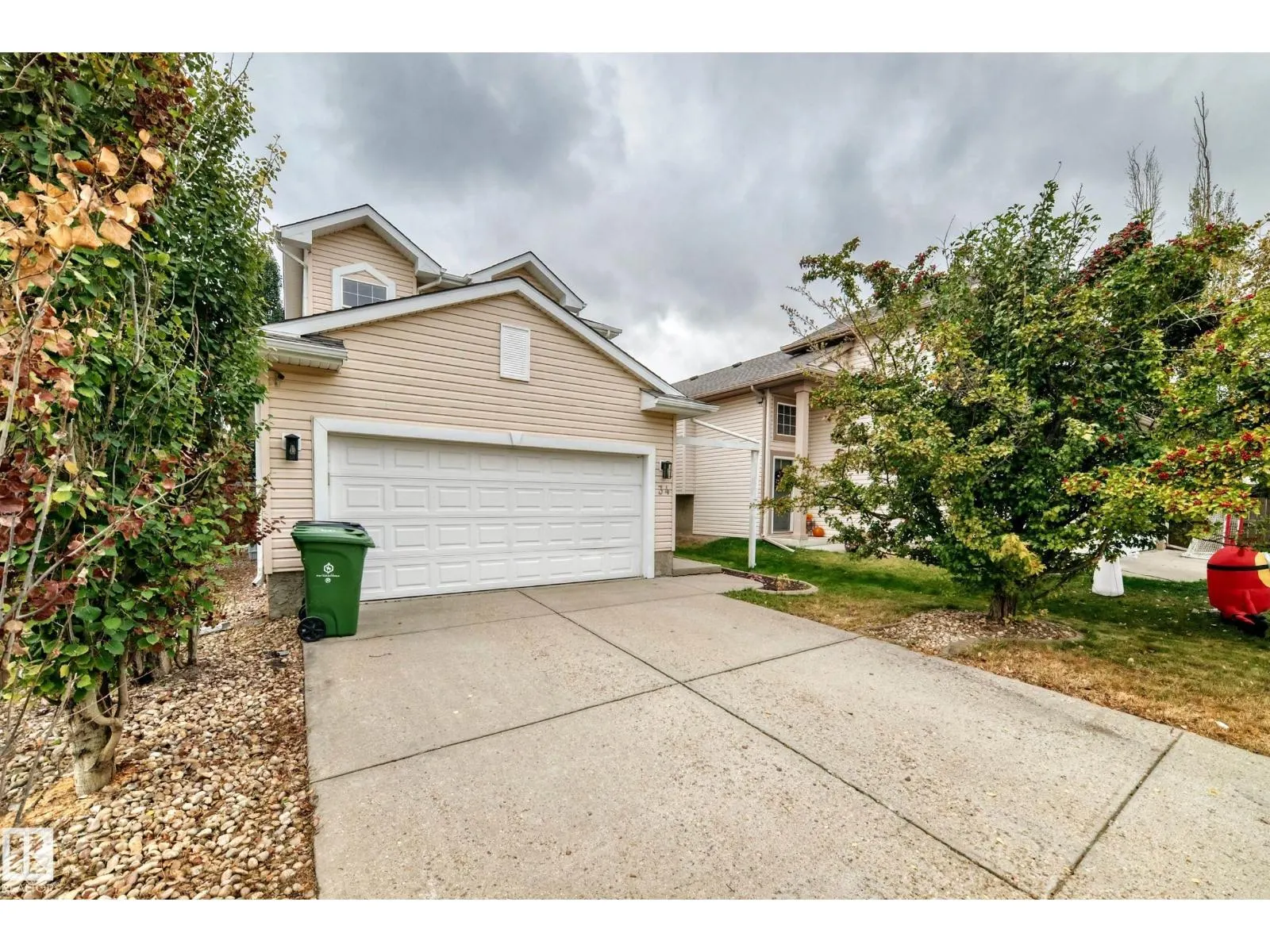 34 Wisteria LN
