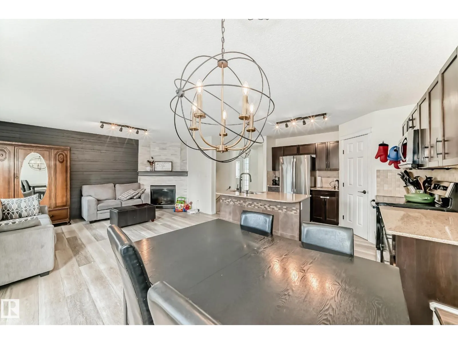 34 Wisteria LN