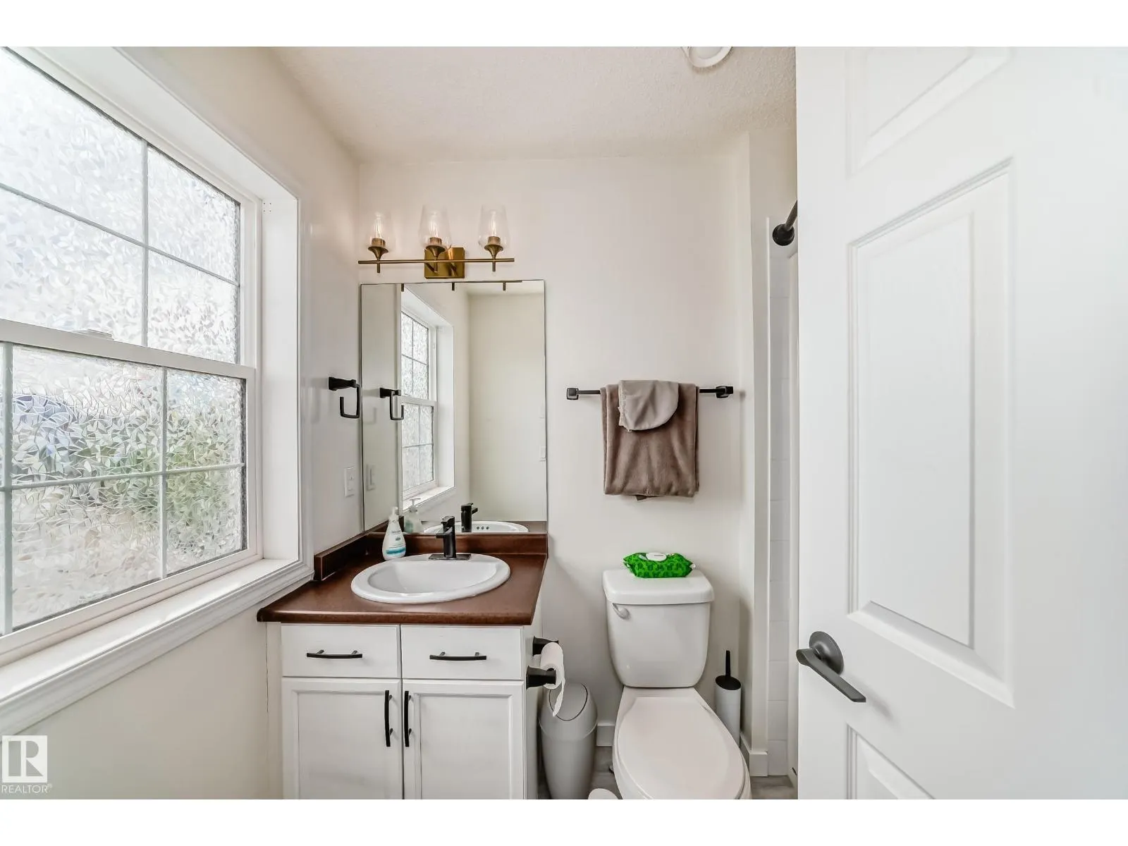 34 Wisteria LN