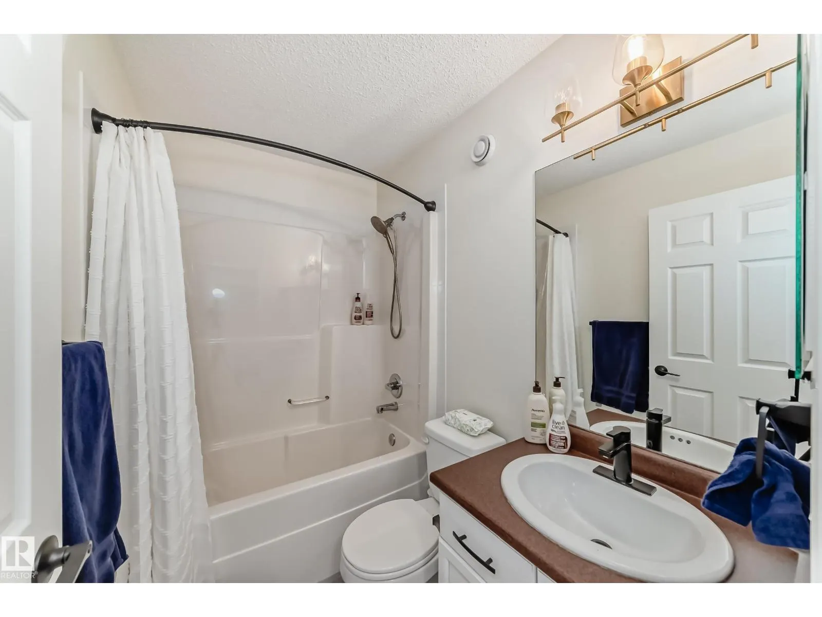 34 Wisteria LN