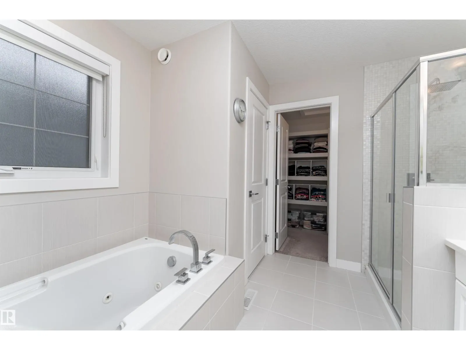 2504 AMERONGEN CR SW