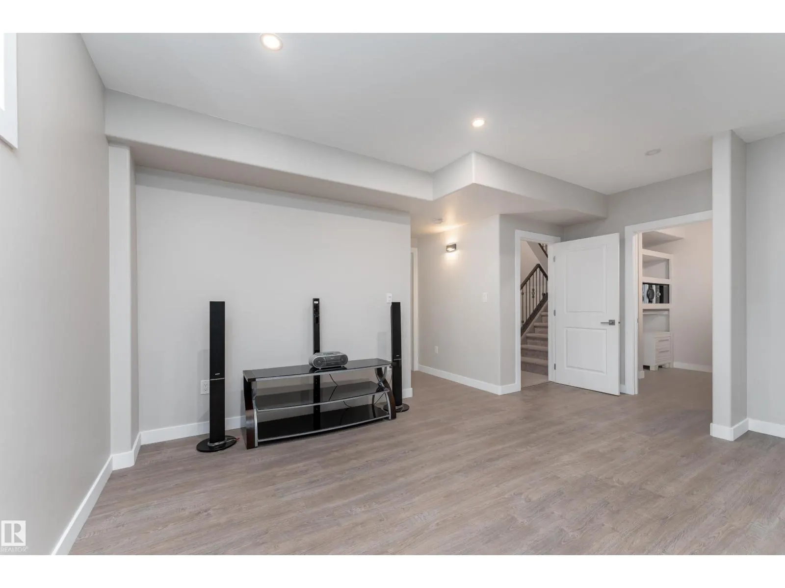 2504 AMERONGEN CR SW