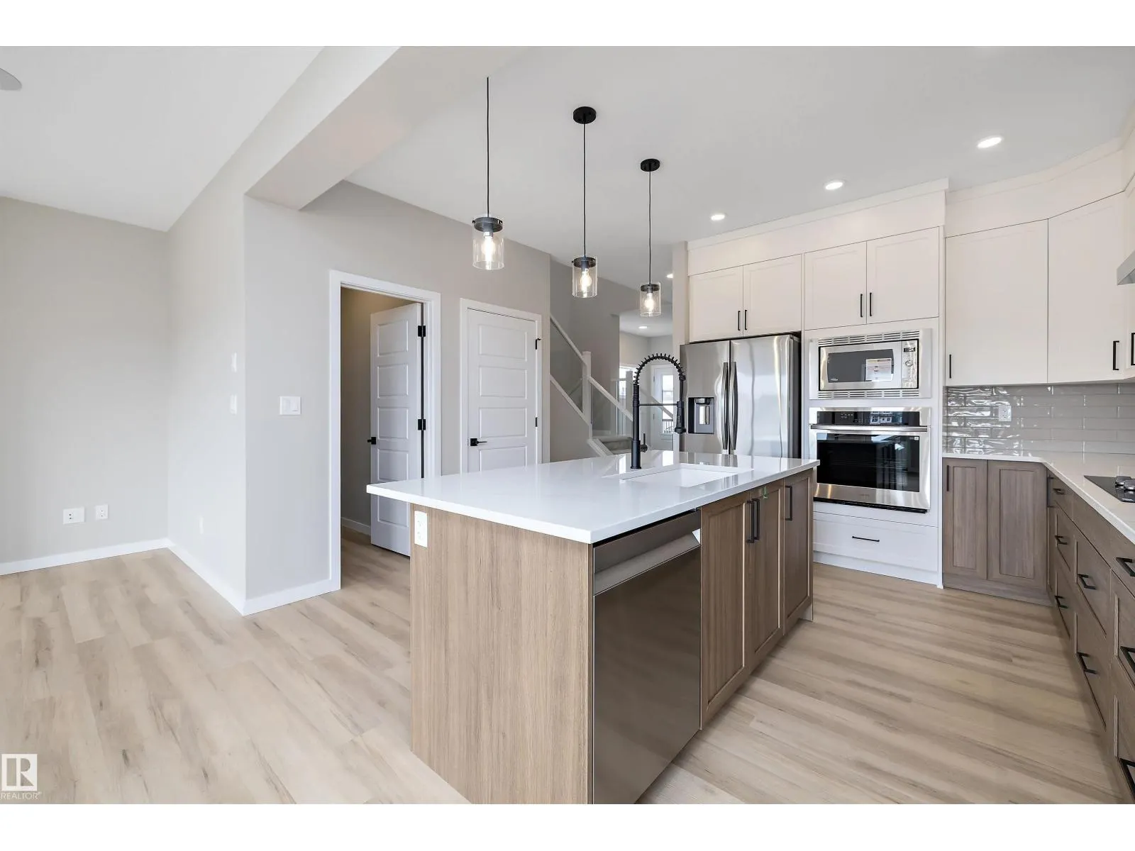 4544 Kinsella LI SW