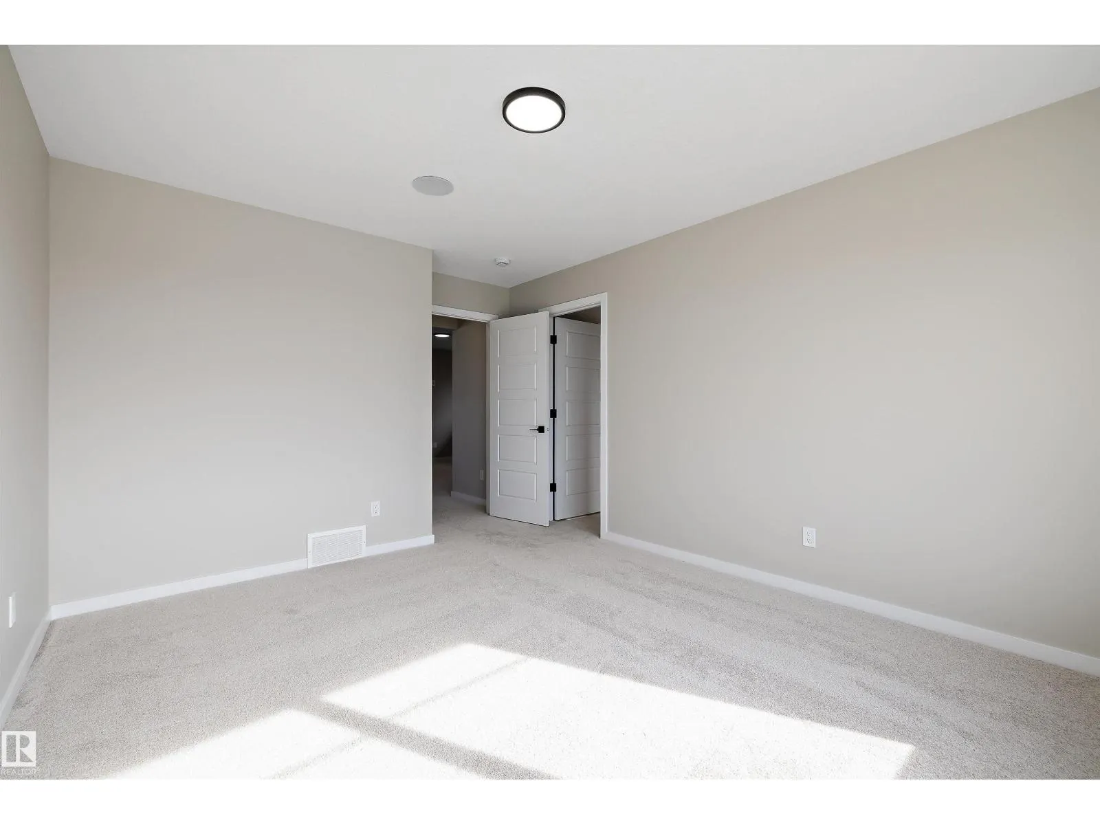 4544 Kinsella LI SW