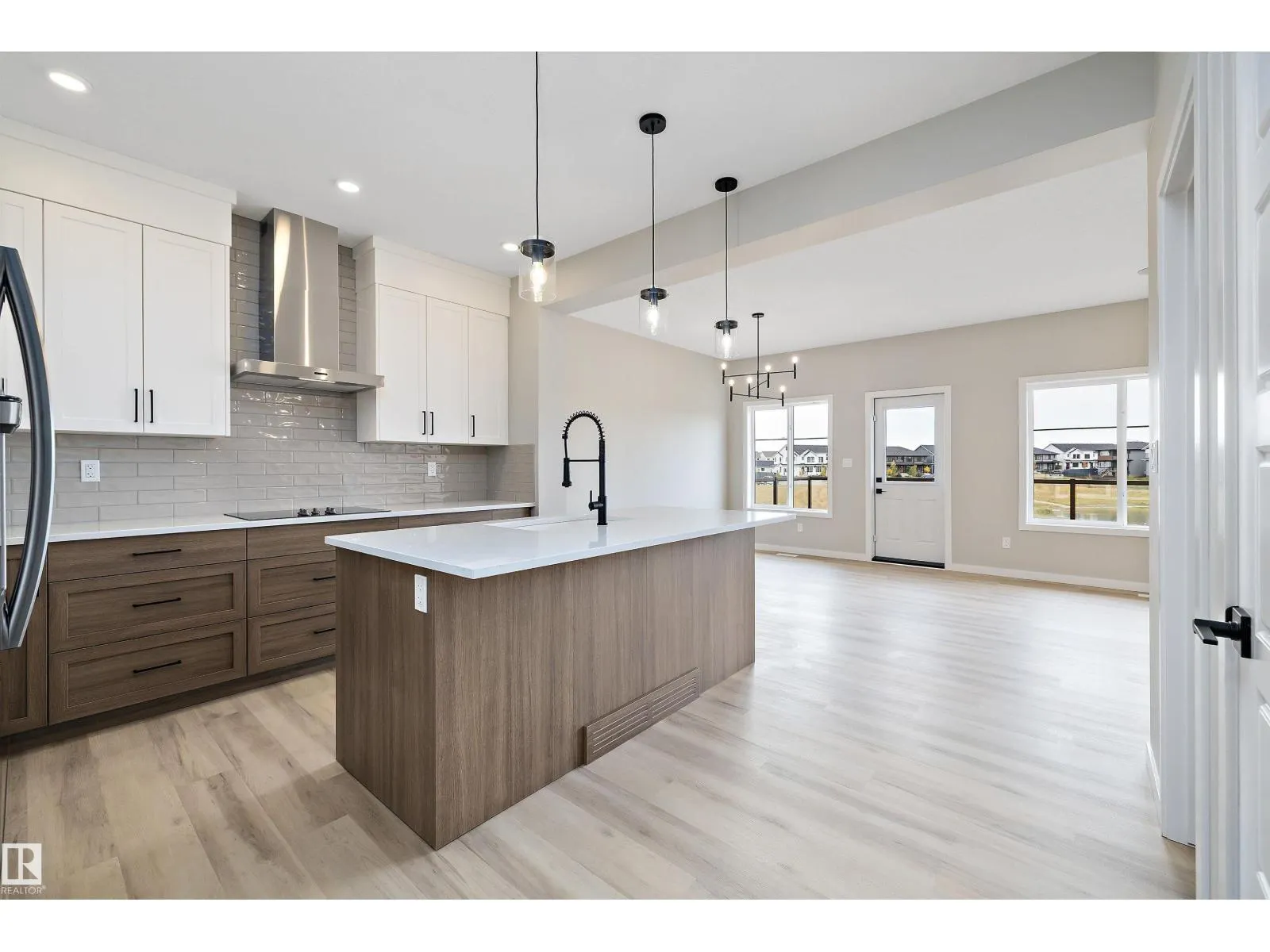 4544 Kinsella LI SW