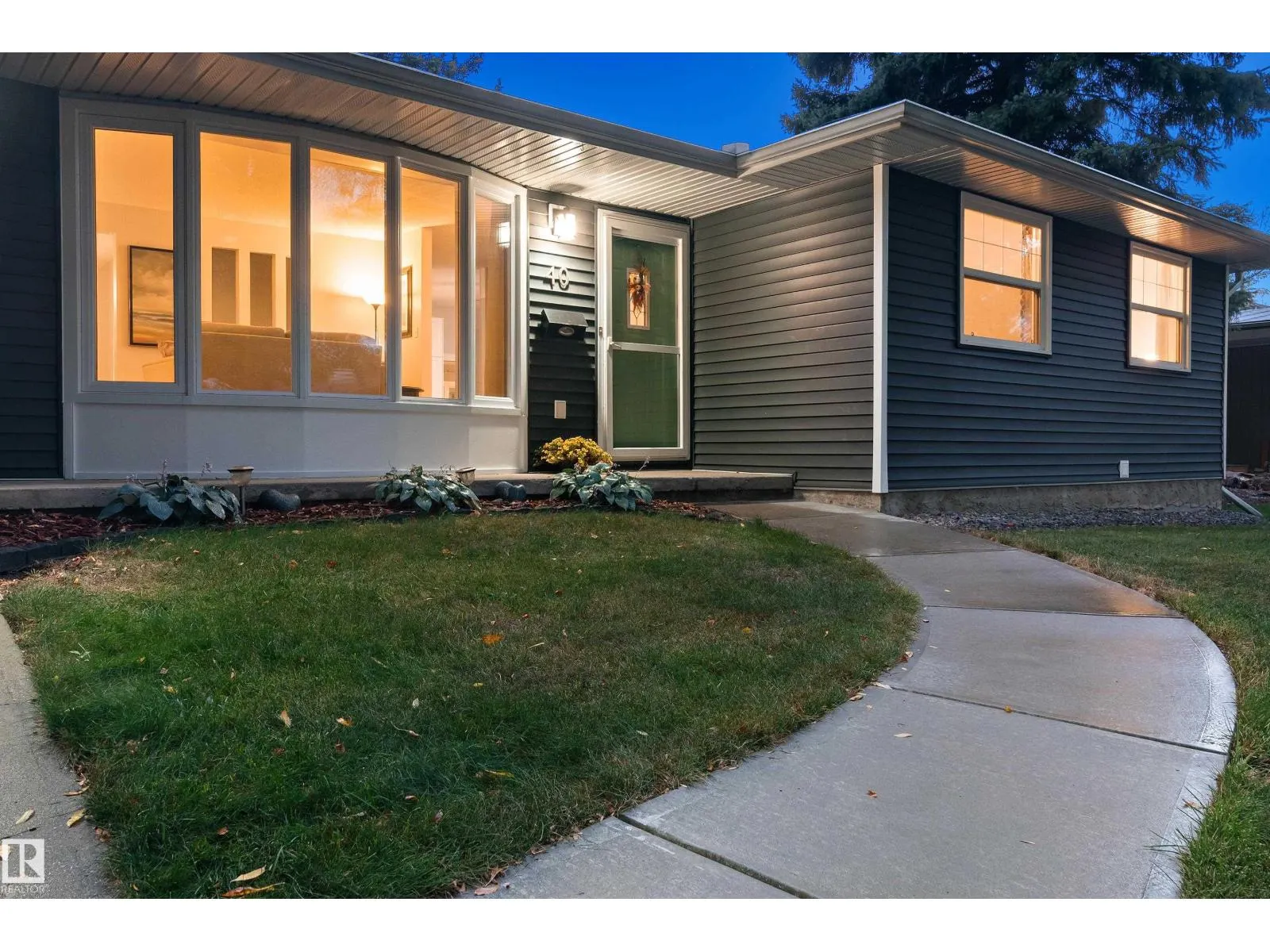 40 FERNWOOD CR