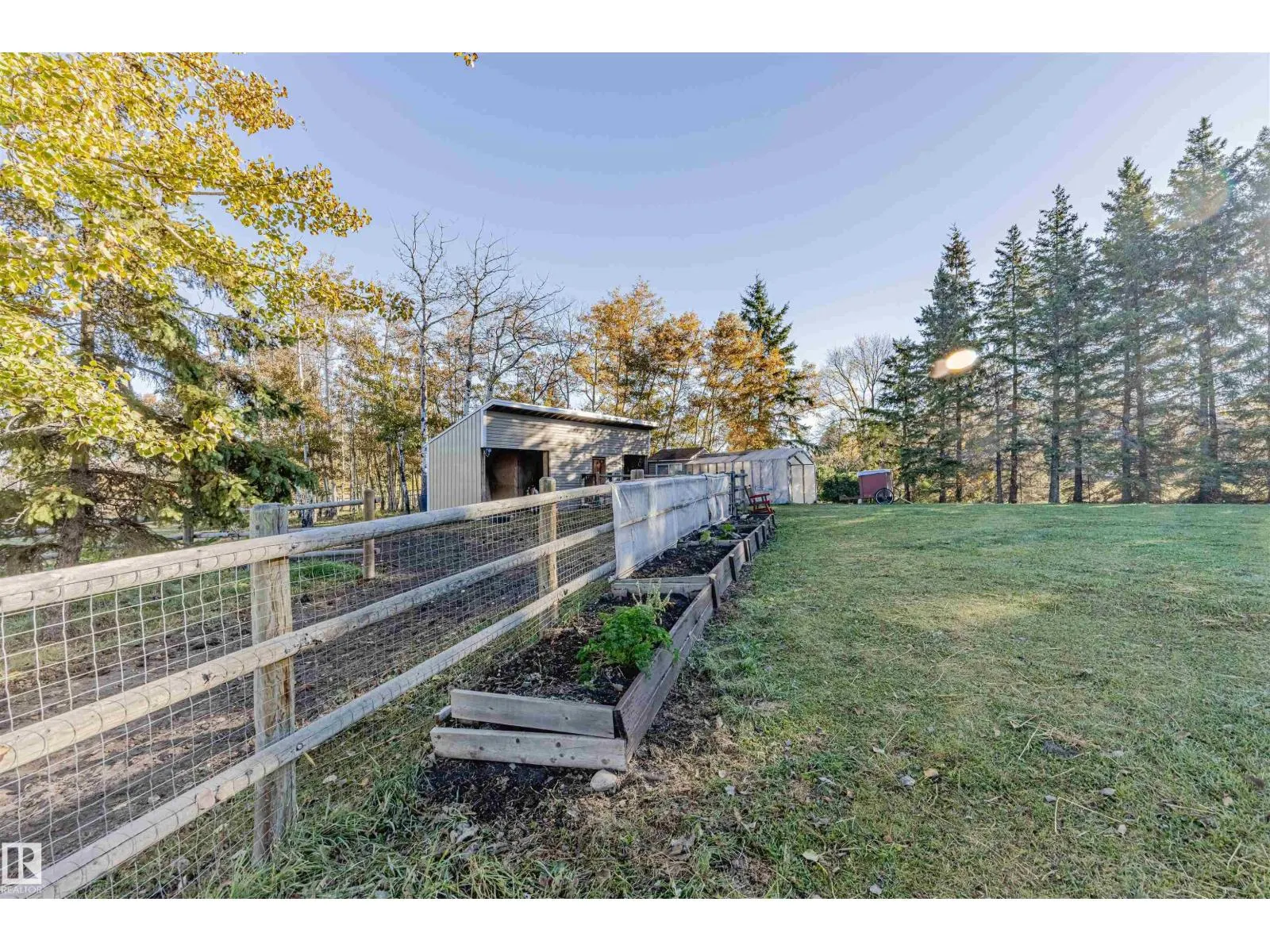194 52328 HWY 21