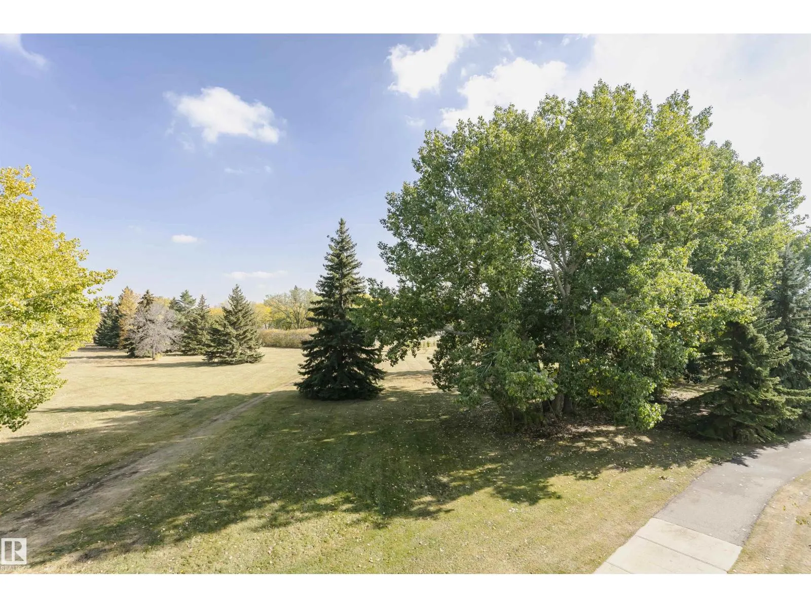 #302 78 MCKENNEY AV