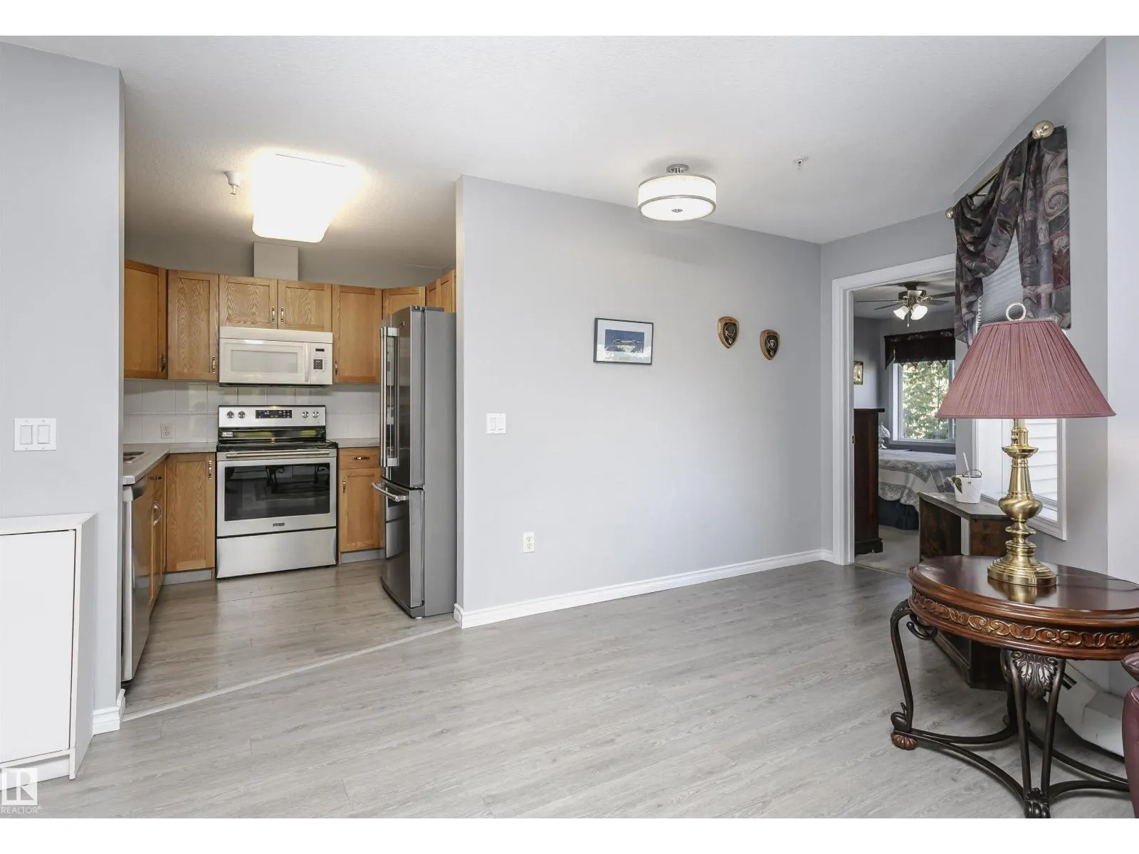 #302 78 MCKENNEY AV
