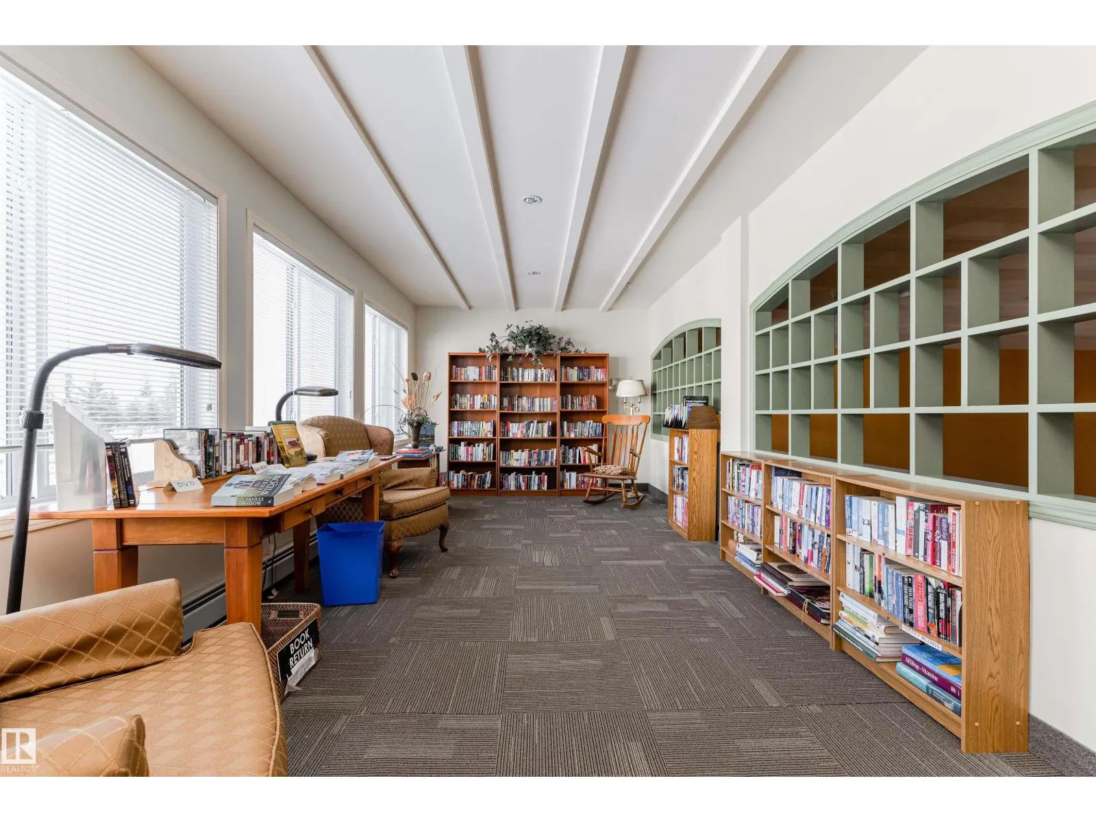 #302 78 MCKENNEY AV
