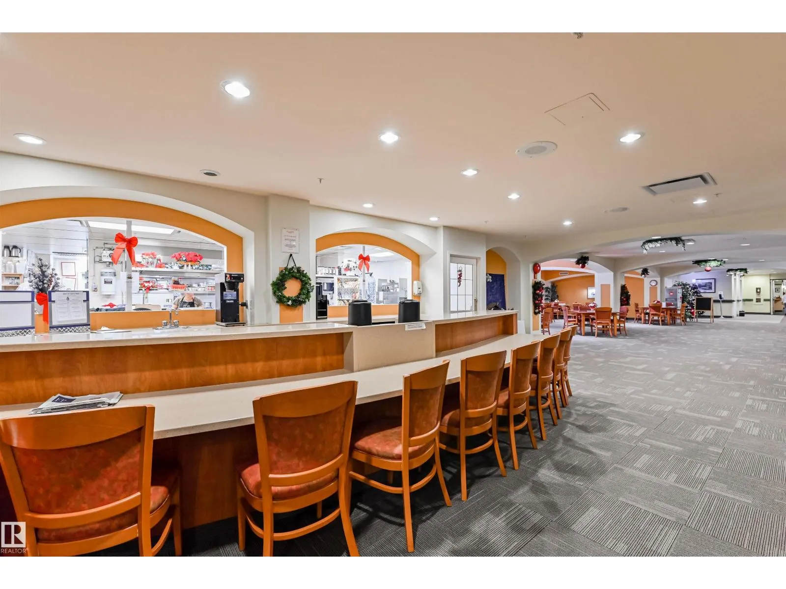 #302 78 MCKENNEY AV