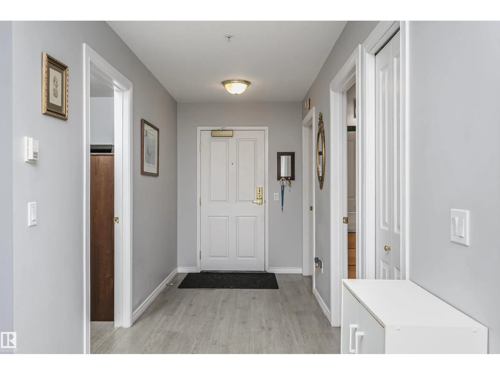 #302 78 MCKENNEY AV