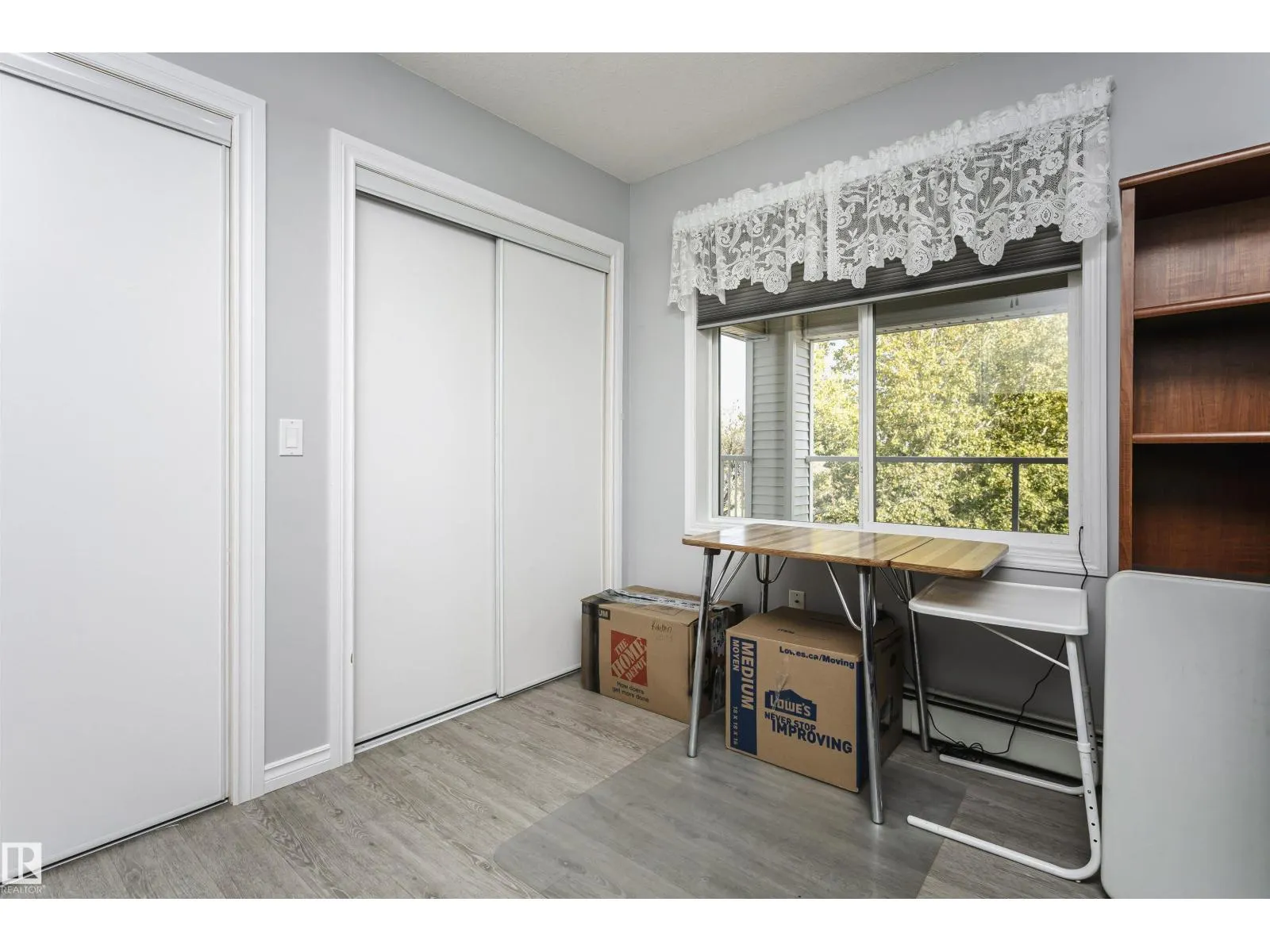 #302 78 MCKENNEY AV