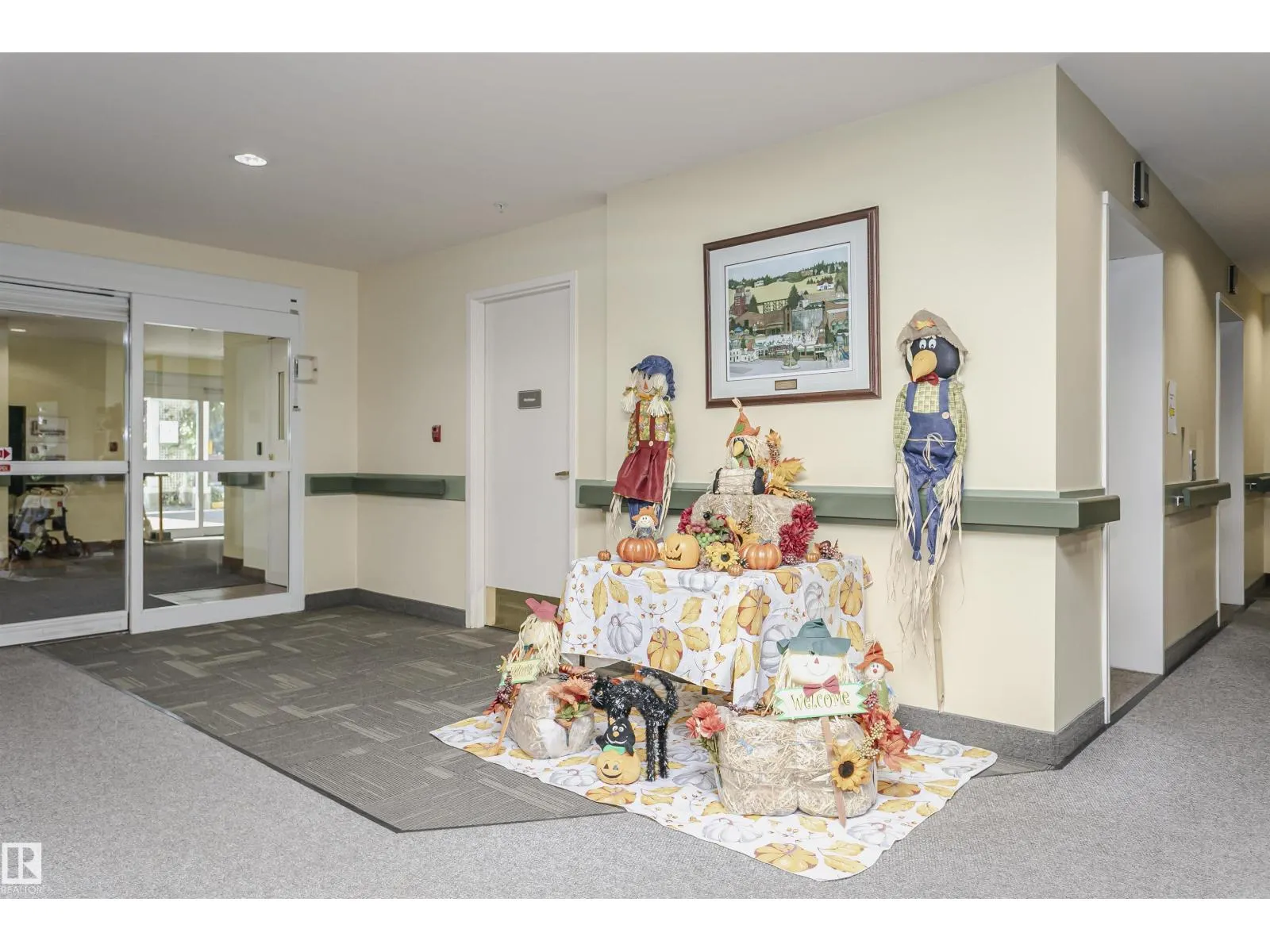 #302 78 MCKENNEY AV