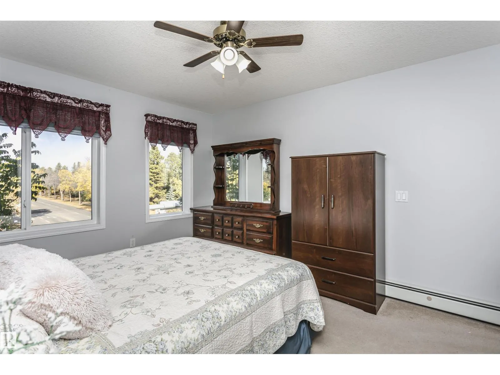 #302 78 MCKENNEY AV