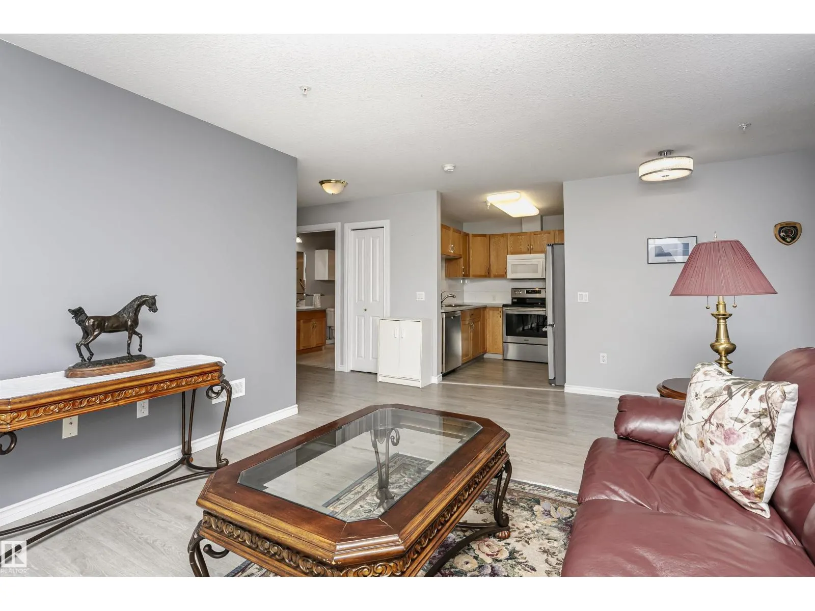 #302 78 MCKENNEY AV