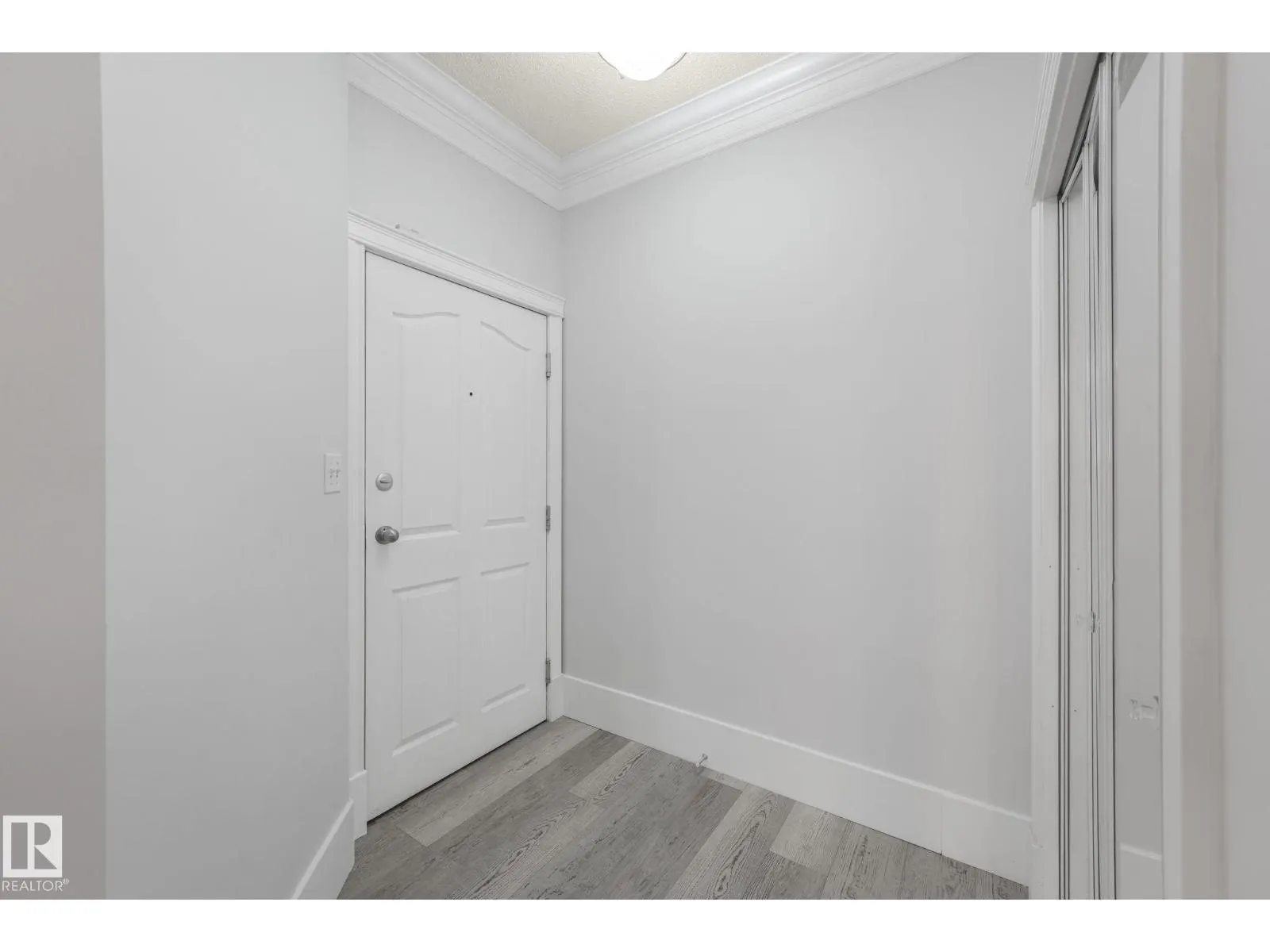 #104 9707 105 ST NW NW