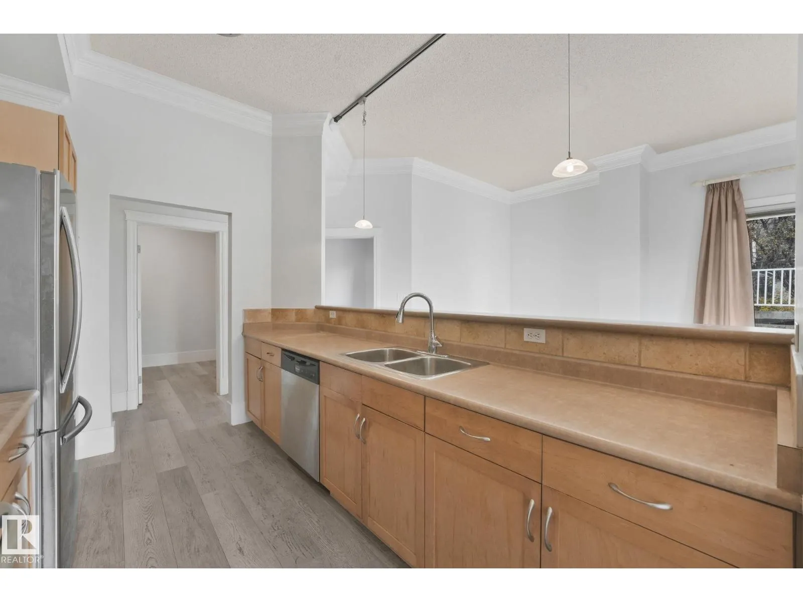 #104 9707 105 ST NW NW